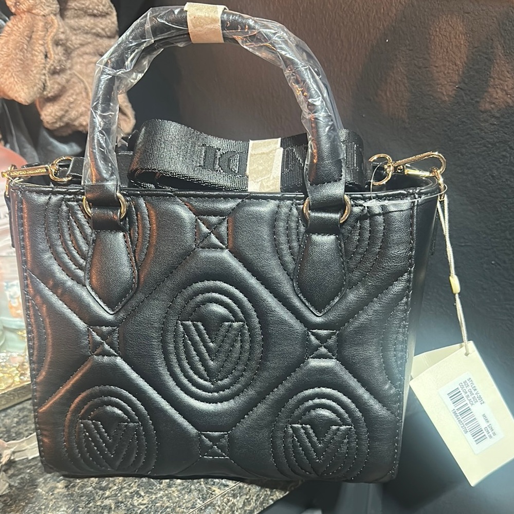 Elegant Black Quilted Handbag